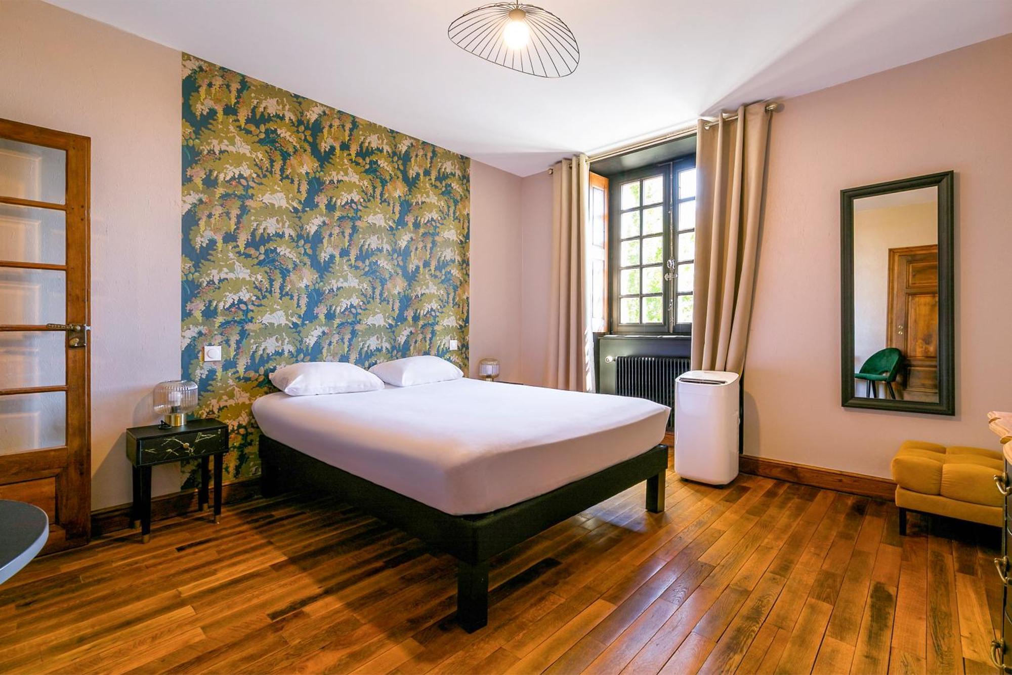 Отель Ibis Styles Dijon Sud Domaine De Beauregard 21600 Лонвик Экстерьер фото