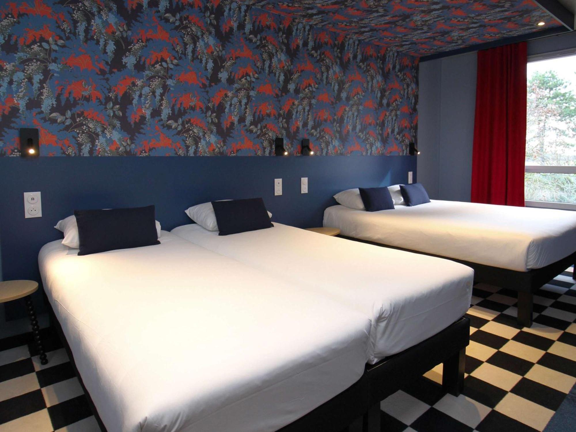 Отель Ibis Styles Dijon Sud Domaine De Beauregard 21600 Лонвик Экстерьер фото