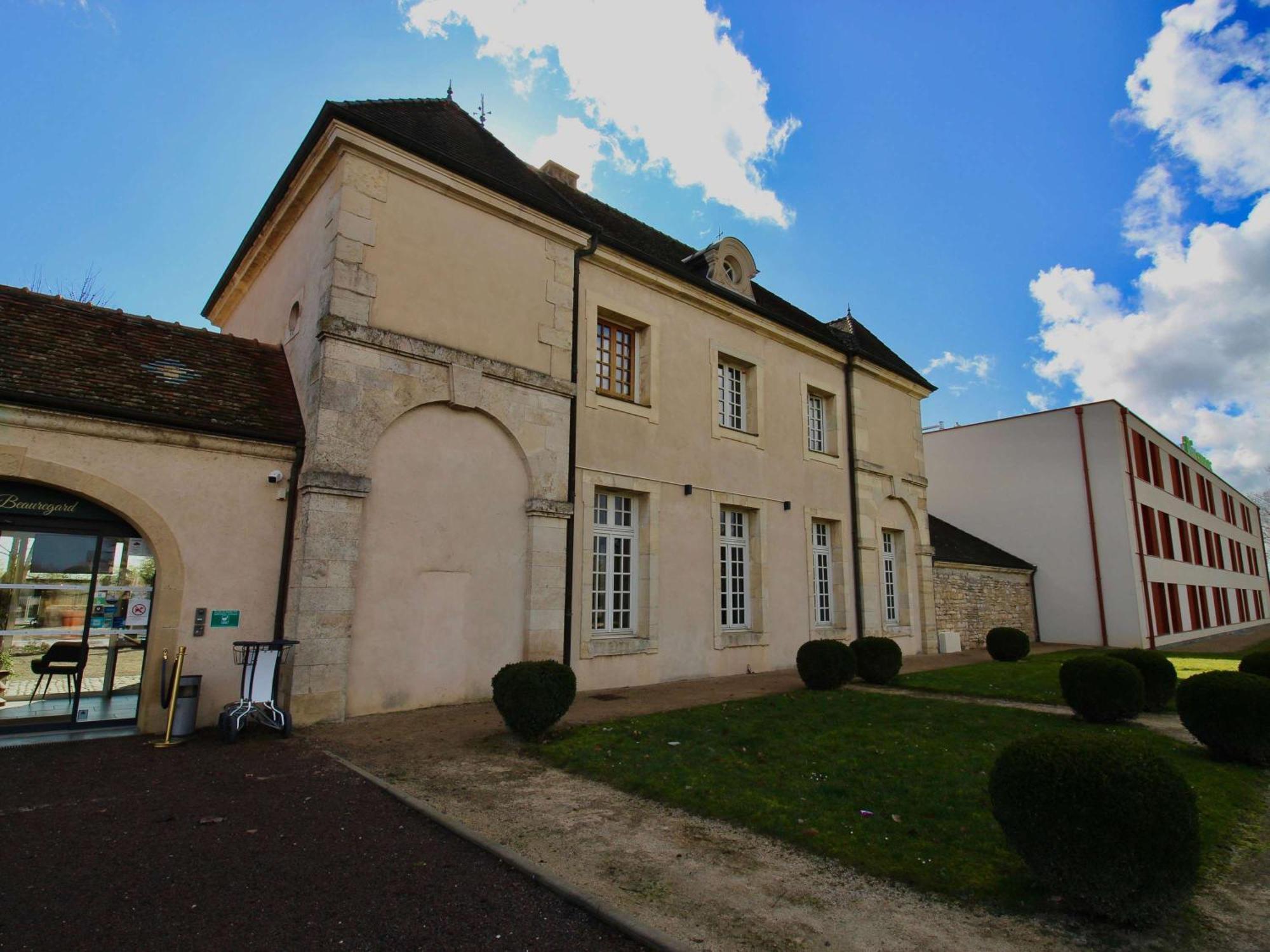 Отель Ibis Styles Dijon Sud Domaine De Beauregard 21600 Лонвик Экстерьер фото