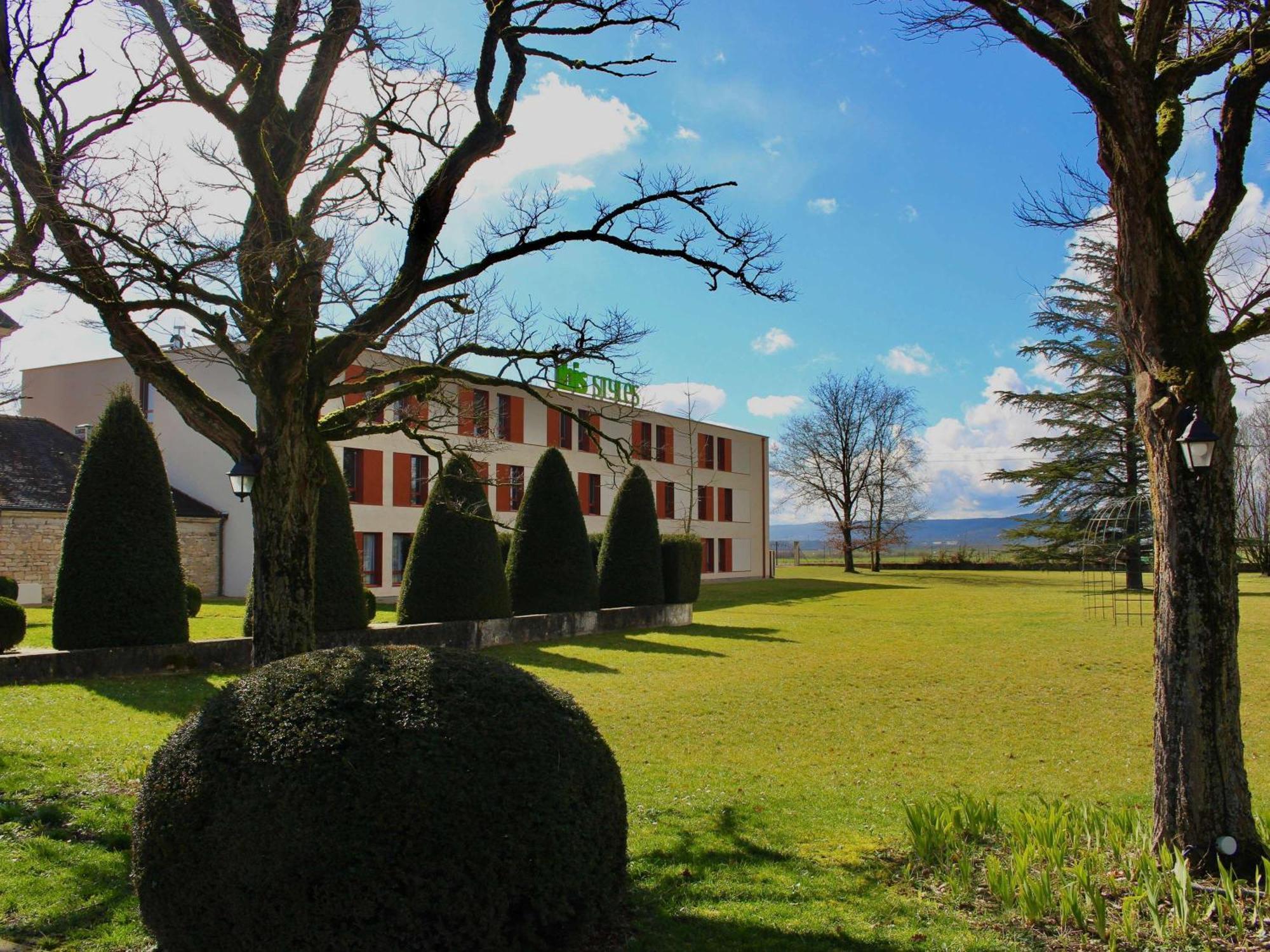 Отель Ibis Styles Dijon Sud Domaine De Beauregard 21600 Лонвик Экстерьер фото